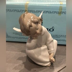 Lladró Dreaming Angel